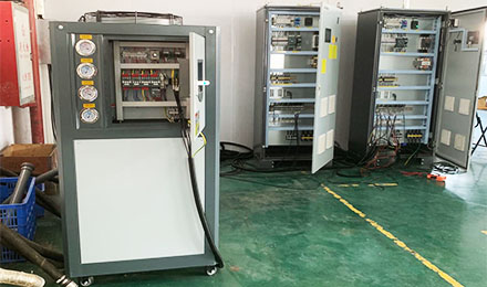 什么原因引起工業(yè)冷水機(jī)壓力過高的？